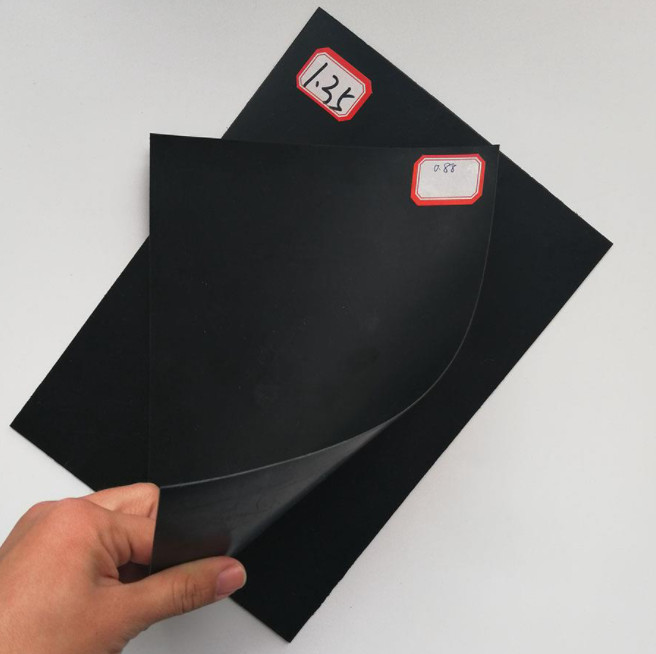 Comprimento Requisito do cliente Geomembrana HDPE impermeável para piscinas 2