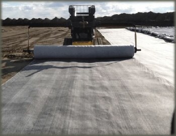 Liner de argila geossintética de alta resistência à tração com esterco de membrana de bentonita à prova d'água 15